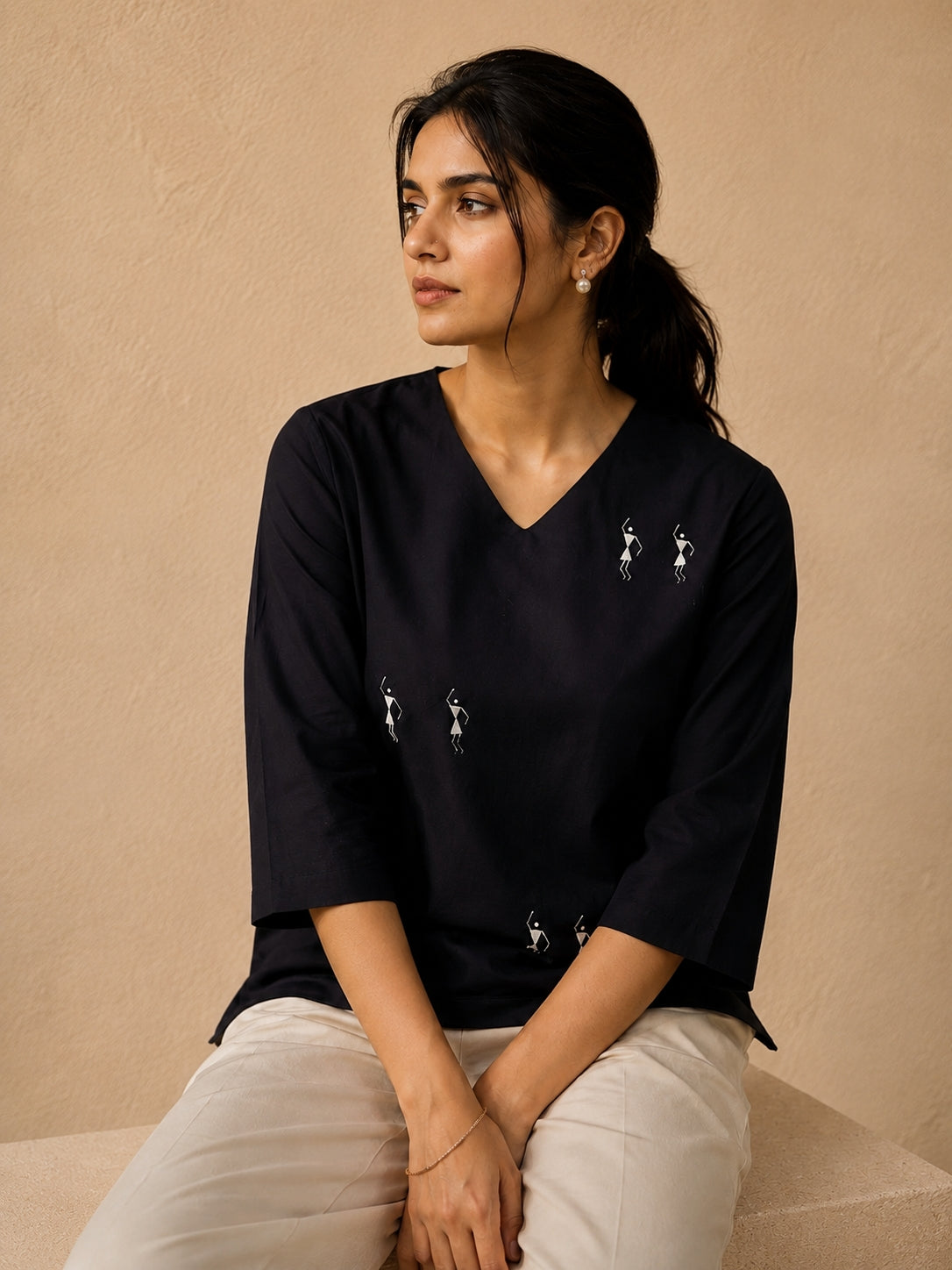 V-Neck Top Warli Painted - Black